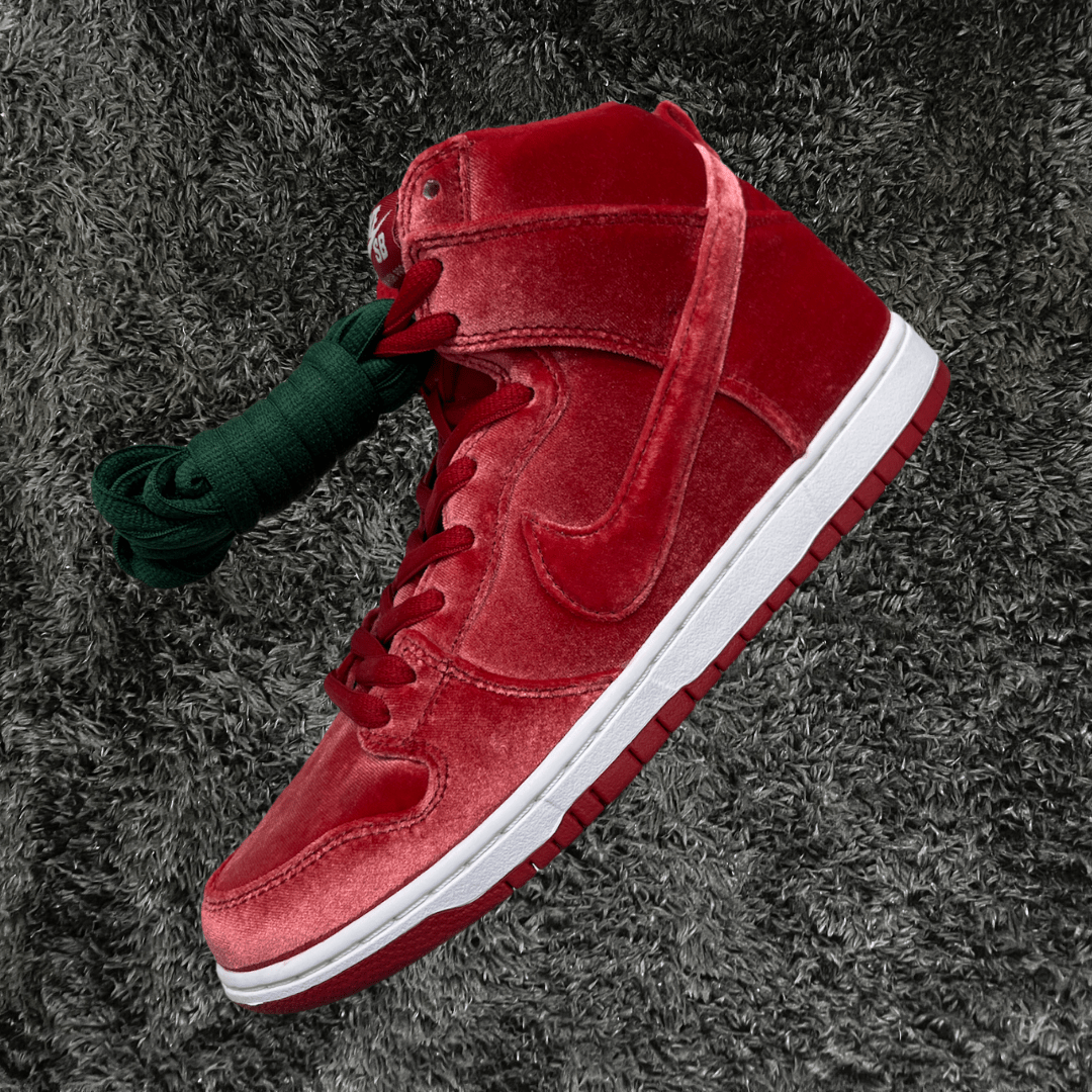 Dunk SB High Red Velvet (2016) - Urban Utility