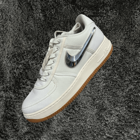 Air Force 1 Low Travis Scott Sail (De Uso) - Urban Utility