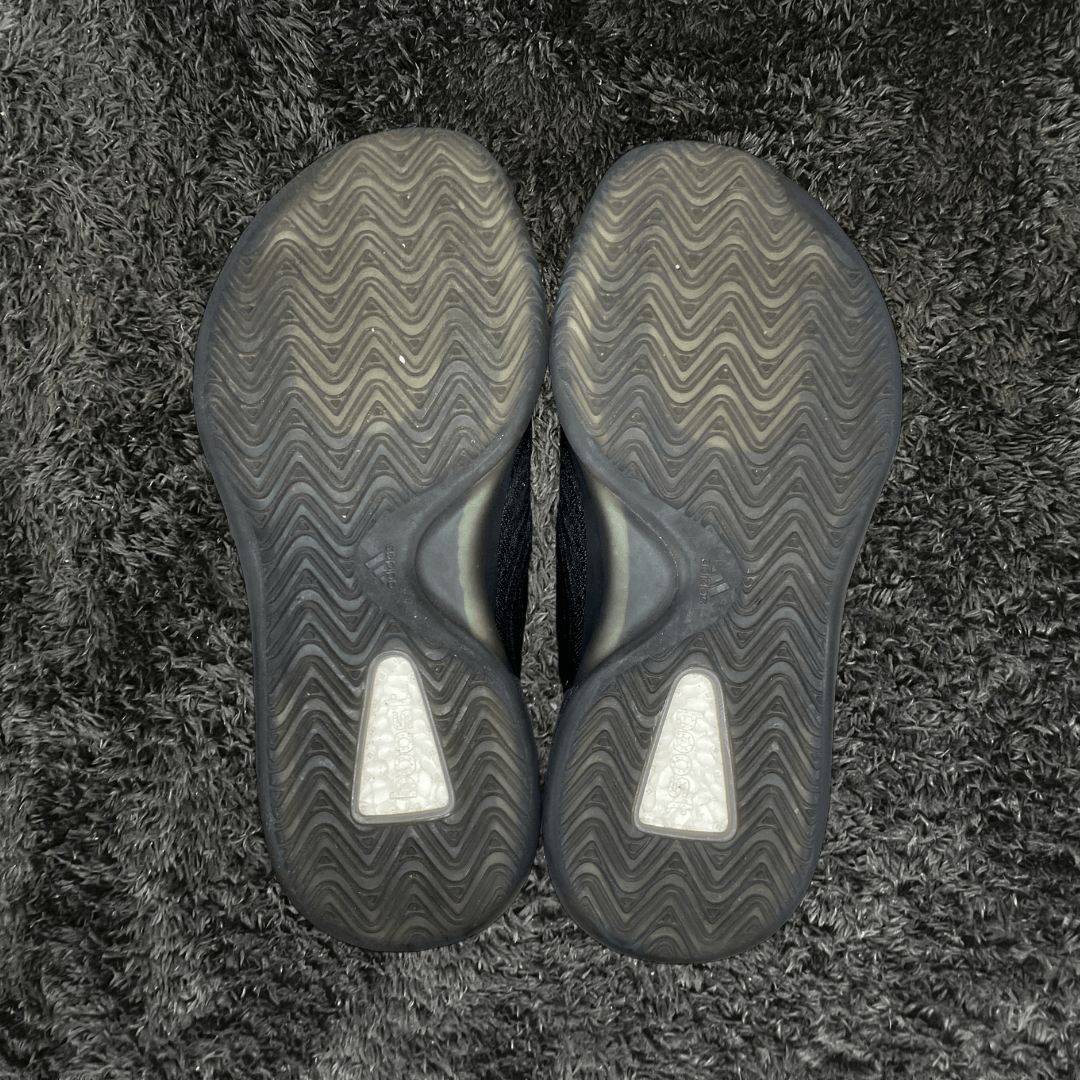 Adidas Yeezy QNTM Onyx (De Uso) - Urban Utility