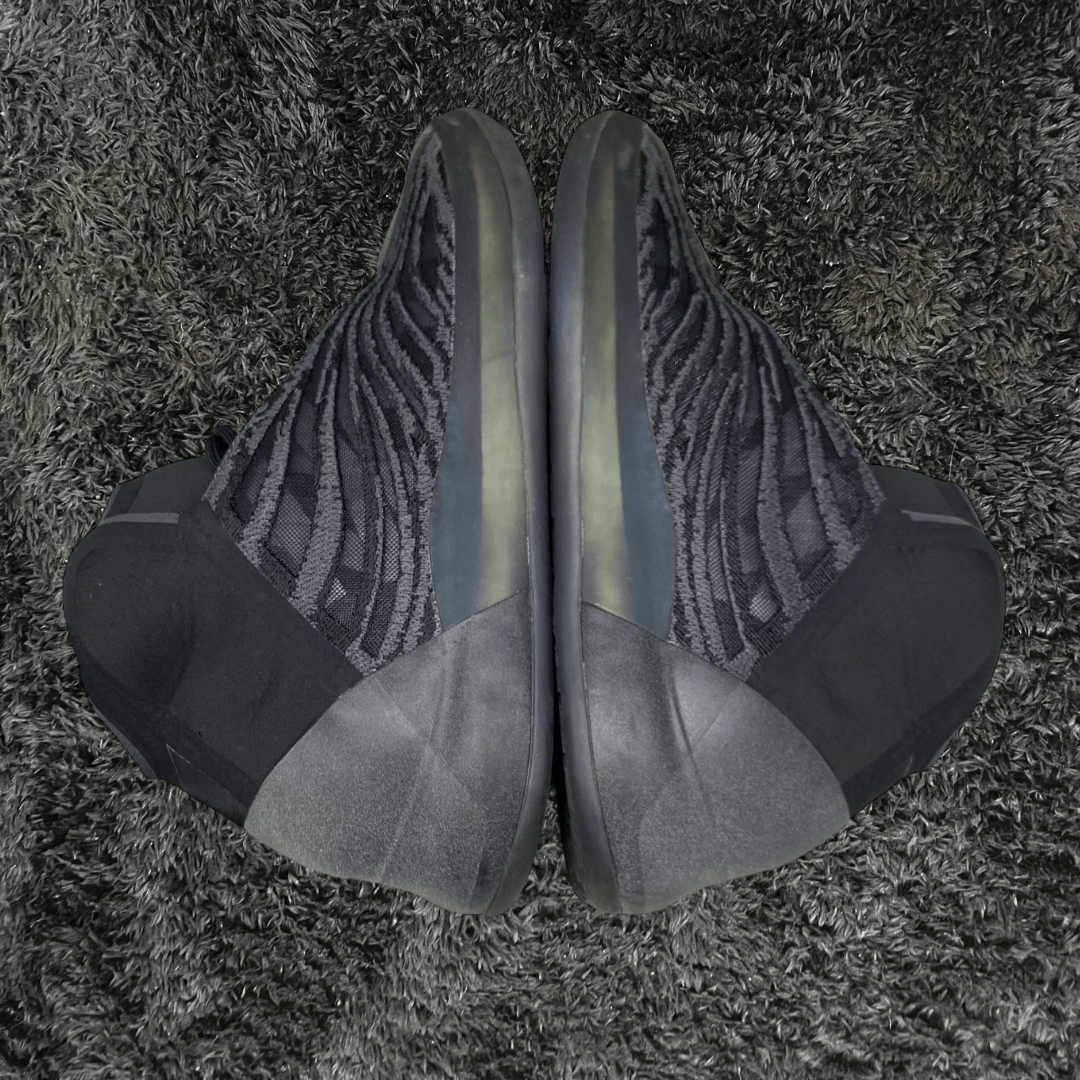 Adidas Yeezy QNTM Onyx (De Uso) - Urban Utility