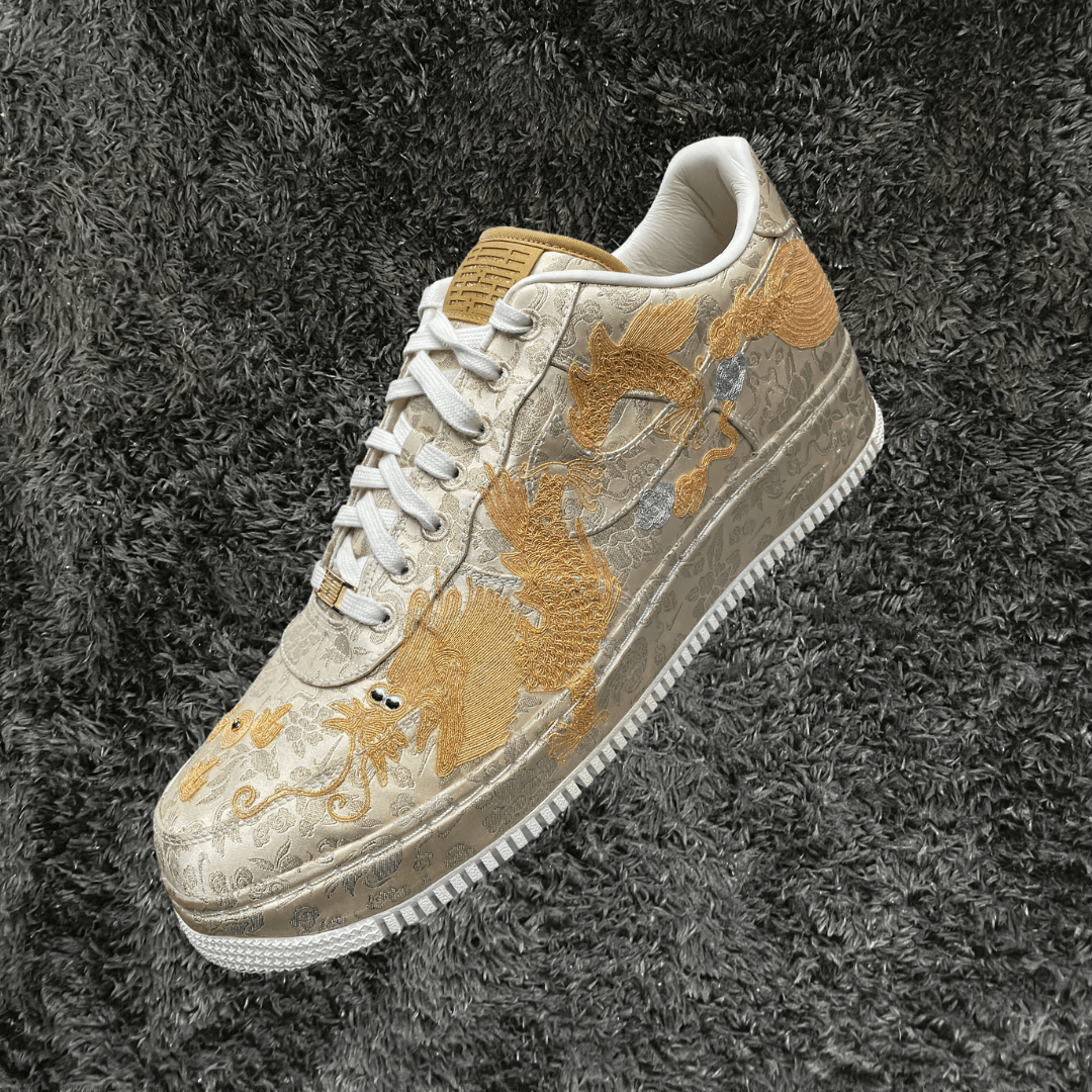 Air Force 1 Low '07 Year of the Dragon (2024) (De Uso) - Urban Utility