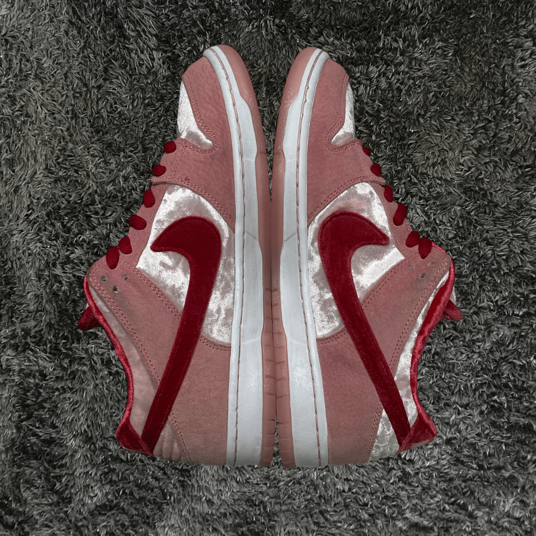 Dunk SB Low StrangeLove Skateboards (De Uso) - Urban Utility