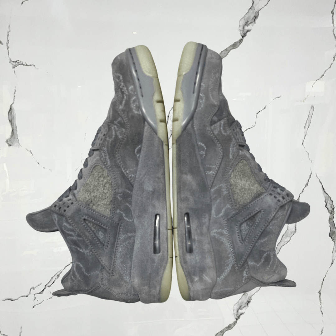 Jordan 4 Kaws Grey (De Uso) - Urban Utility