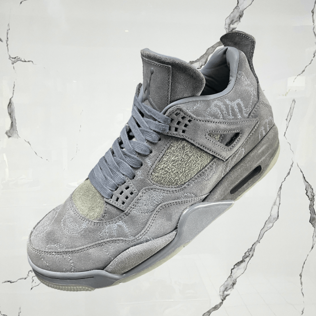 Jordan 4 Kaws Grey (De Uso) - Urban Utility