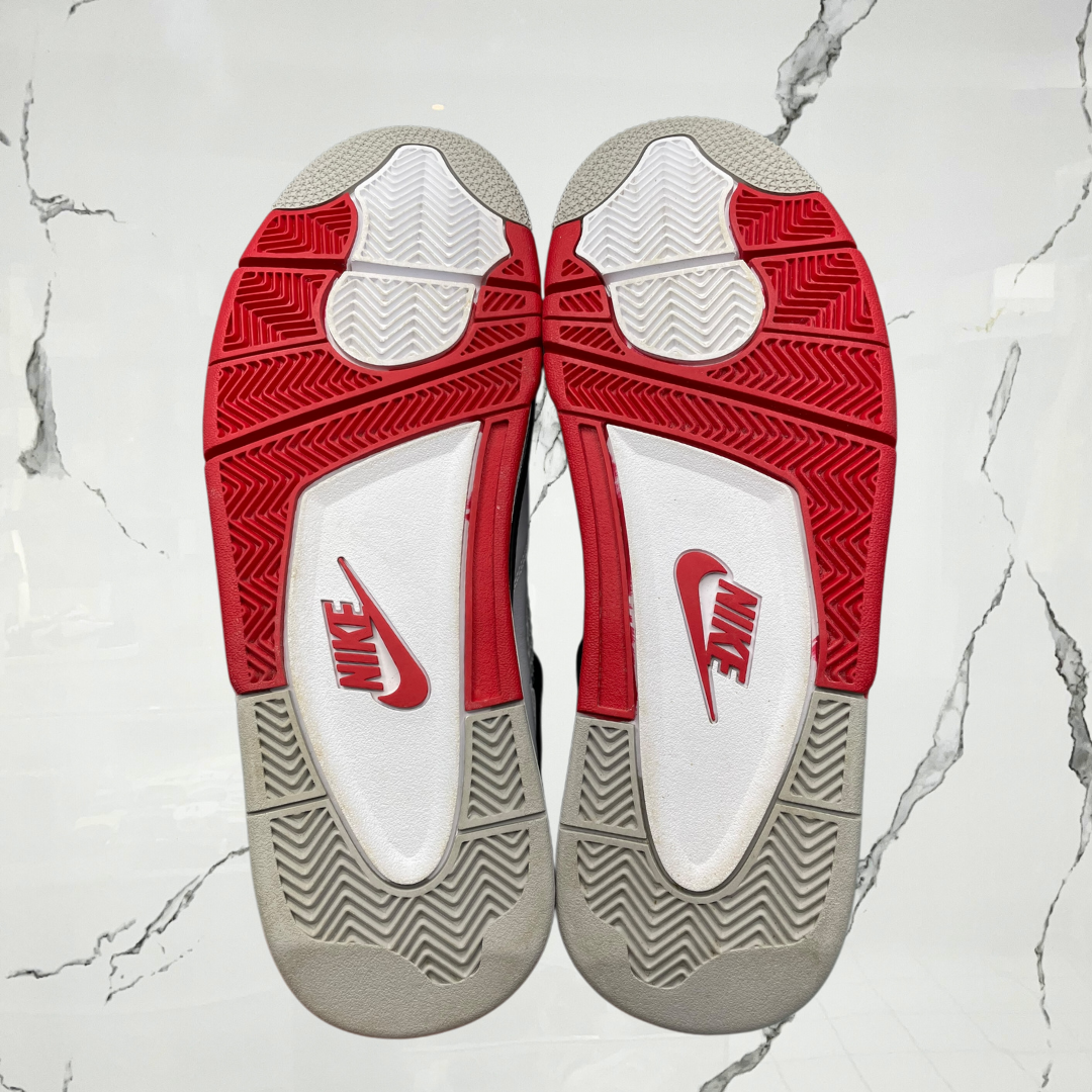 Jordan 4 Fire Red (De Uso)