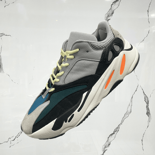 Yeezy 700 Wave Runner (De Uso) - Urban Utility