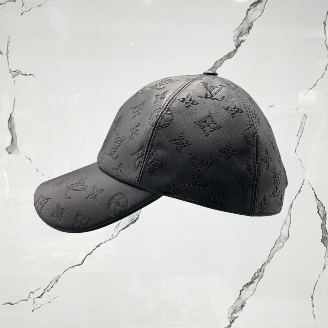 Louis Vuitton Monogram Shadow Black Cap (De Uso) - Urban Utility