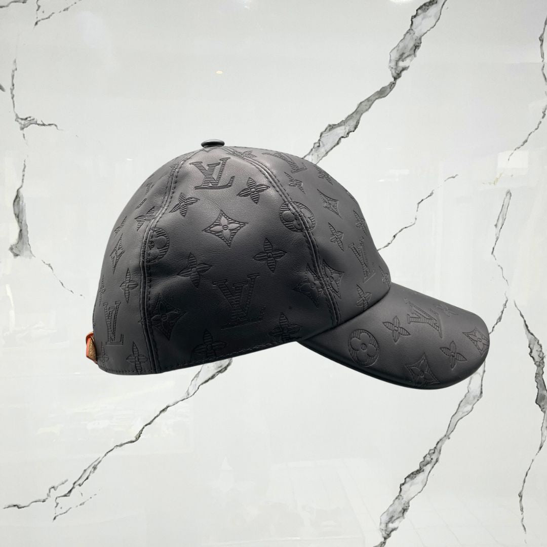 Louis Vuitton Monogram Shadow Black Cap (De Uso) - Urban Utility