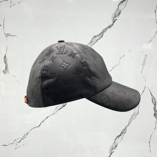Louis Vuitton Monogram Shadow Black Cap (De Uso) - Urban Utility