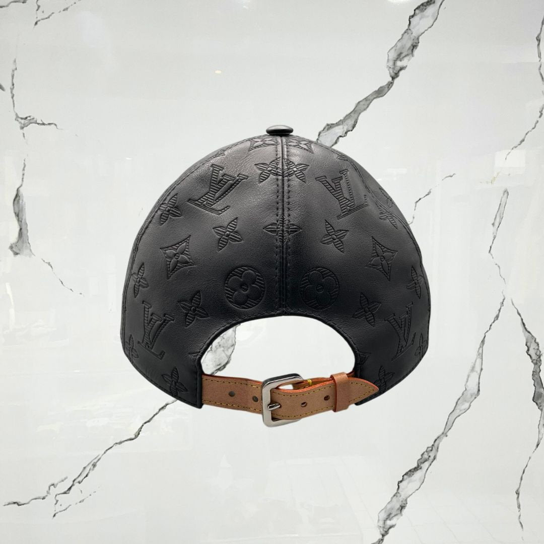 Louis Vuitton Monogram Shadow Black Cap (De Uso) - Urban Utility