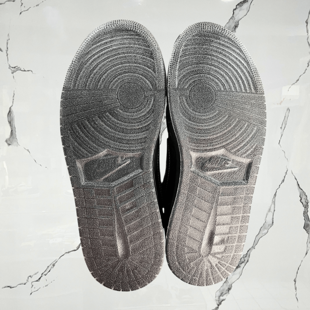 Jordan 1 Low Travis Scott Phantom Black (De Uso) - Urban Utility