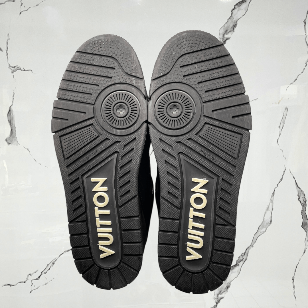 Louis Vuitton Trainer Black White (De Uso) - Urban Utility