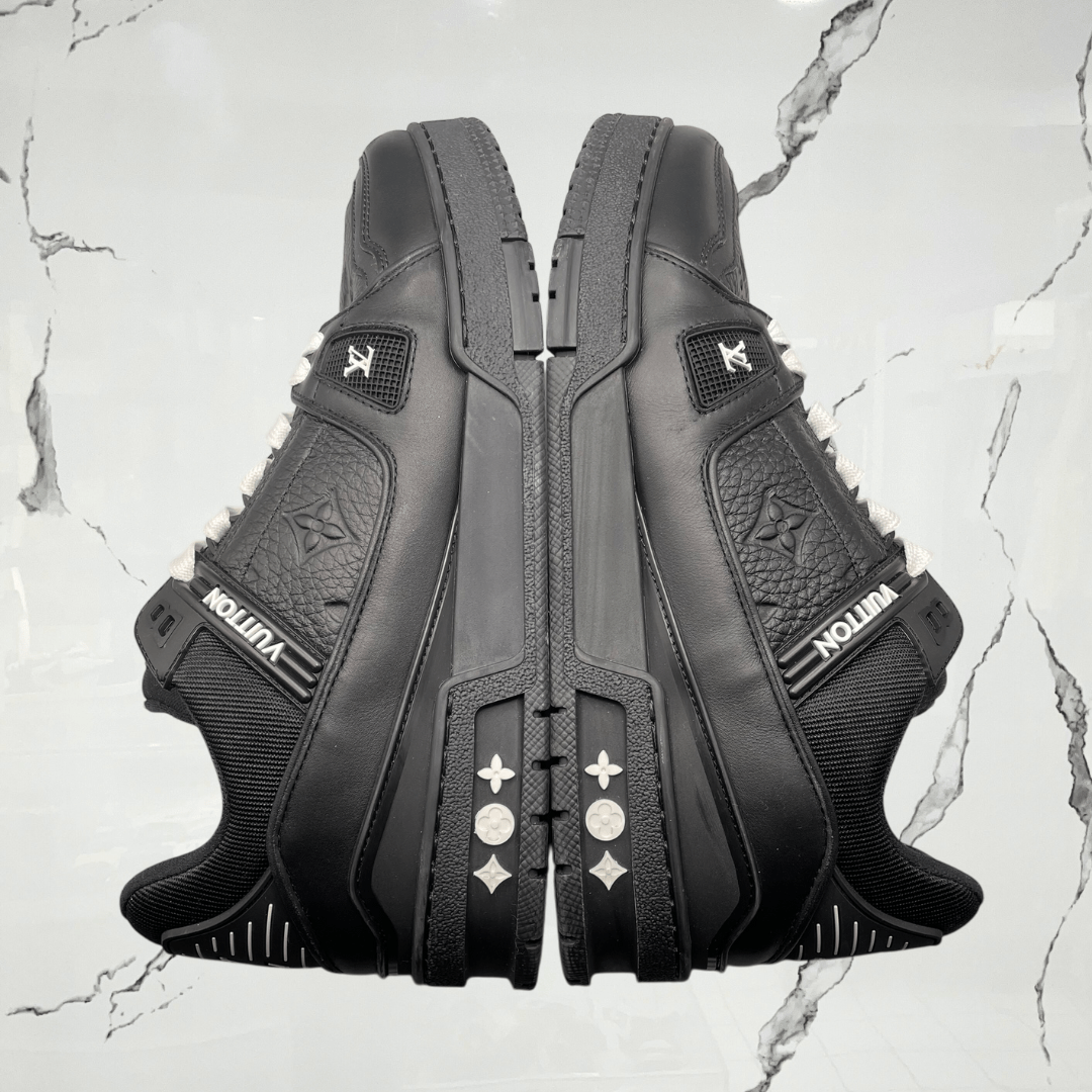 Louis Vuitton Trainer Black White (De Uso) - Urban Utility