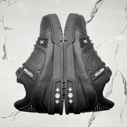 Louis Vuitton Trainer Black White (De Uso) - Urban Utility