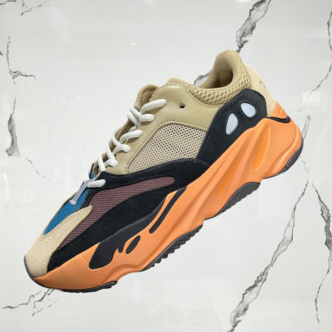 Yeezy Boost 700 Enflame Amber (De Uso) - Urban Utility