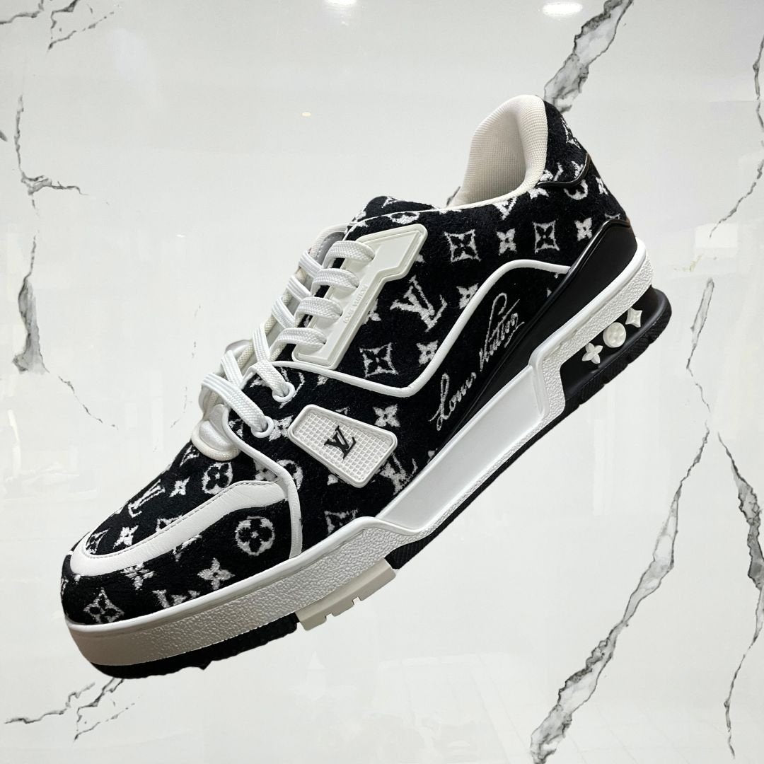 Louis Vuitton Trainer Black Monogram Textile (De Uso) - Urban Utility