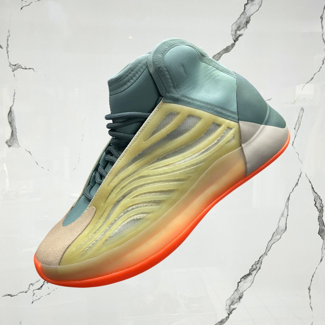 Yeezy 700 QNTM Hi - Res Coral - Urban Utility
