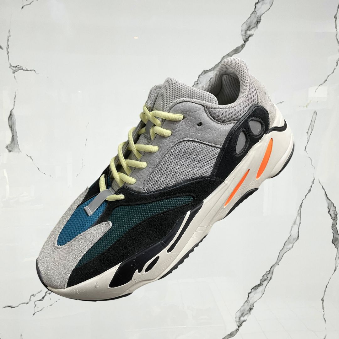 Yeezy Boost 700 Wave Runner (De Uso) - Urban Utility