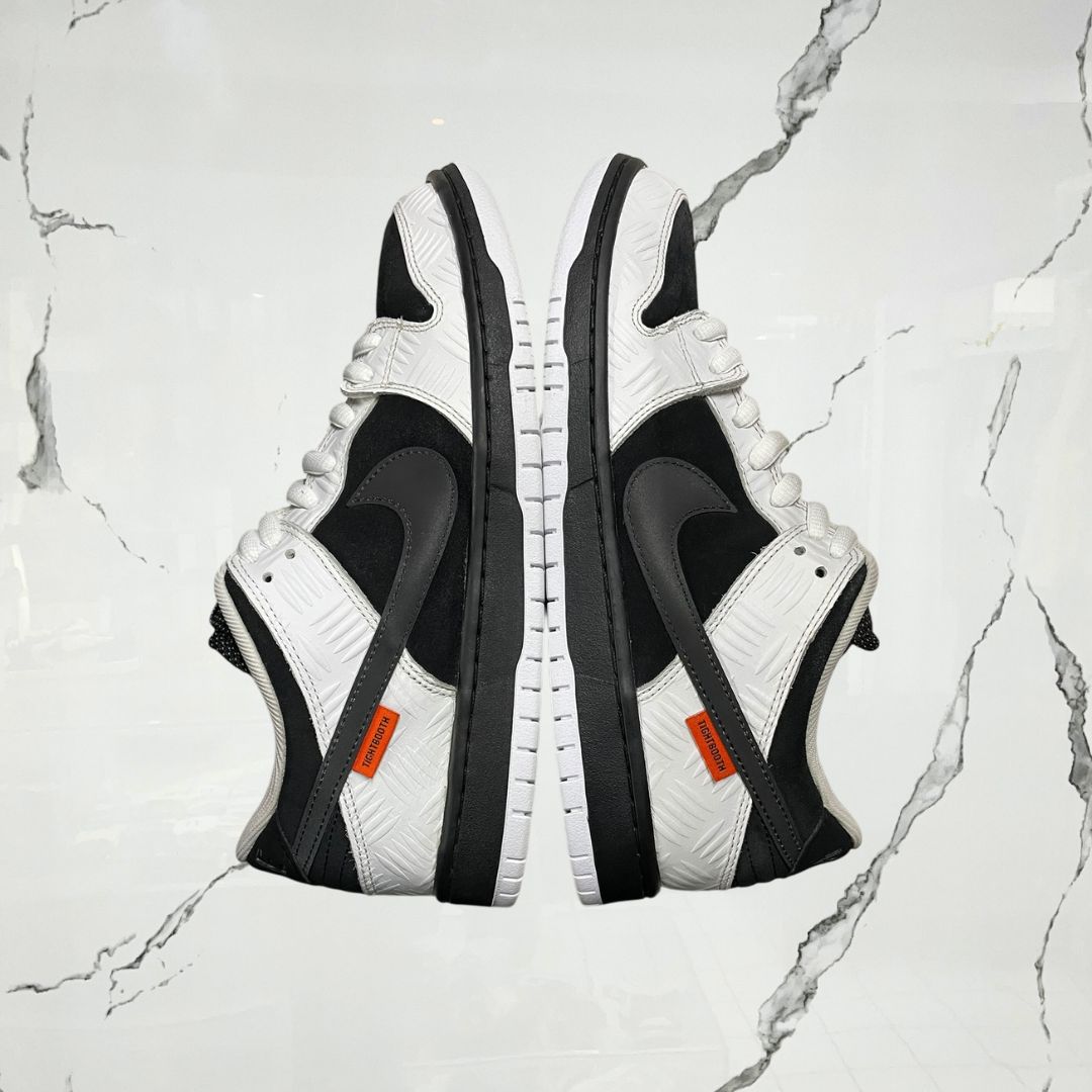 Dunk Low SB Tightbooth (De Uso) - Urban Utility