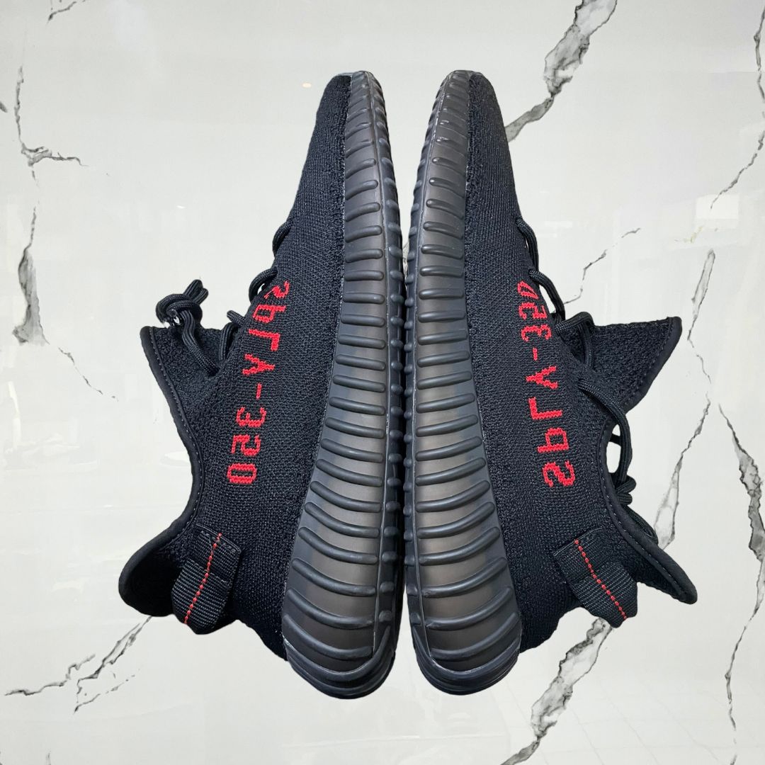 Yeezy 350 Bred (De Uso) - Urban Utility