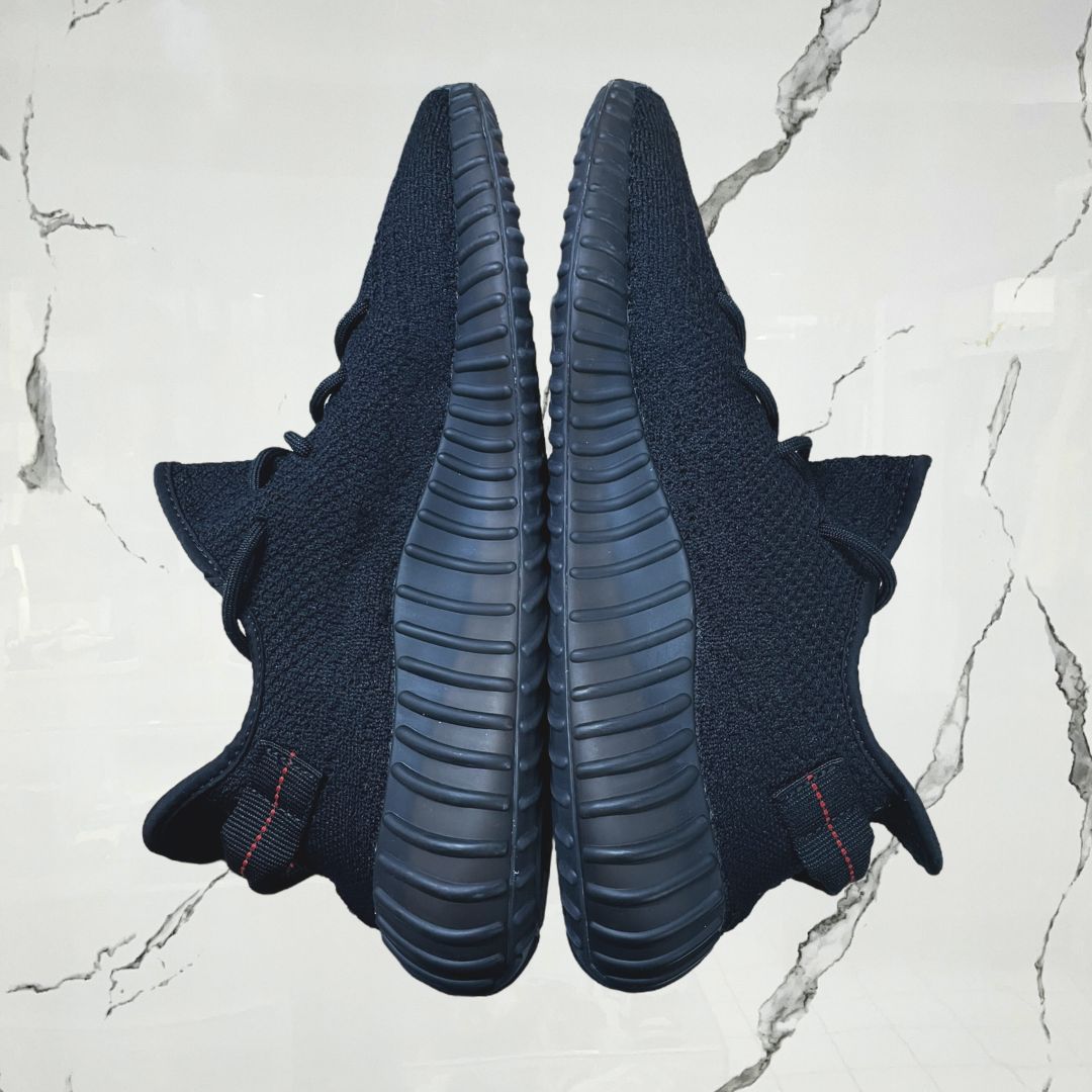 Yeezy 350 Bred (De Uso) - Urban Utility