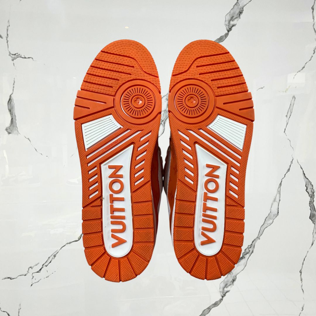 Louis Vuitton Trainer White Orange Monogram (De Uso)