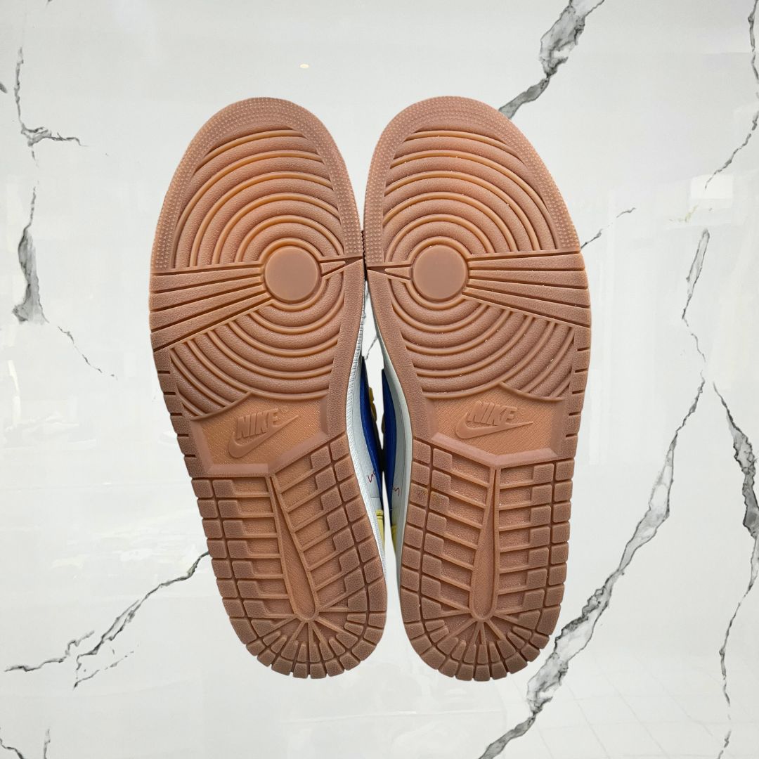 Jordan 1 Low OG Travis Scott Canary (W) (De Uso) - Urban Utility
