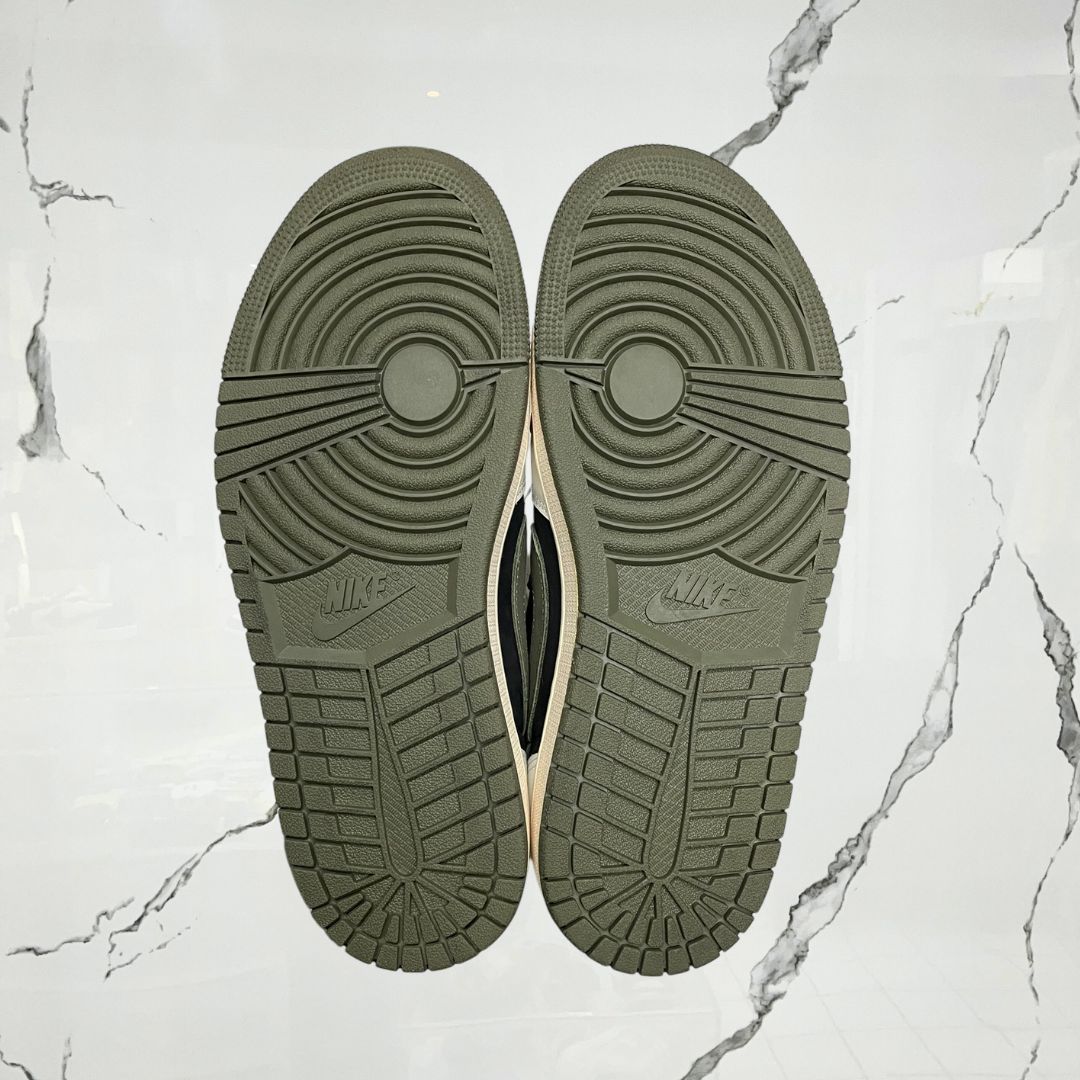 Jordan 1 Low OG Travis Scott Olive (w) (De Uso)
