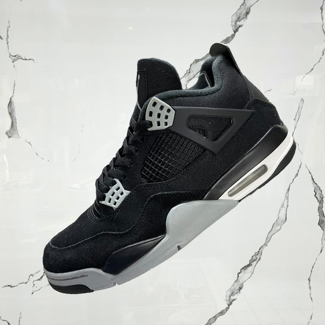 Jordan 4 Black Canvas (De Uso) - Urban Utility
