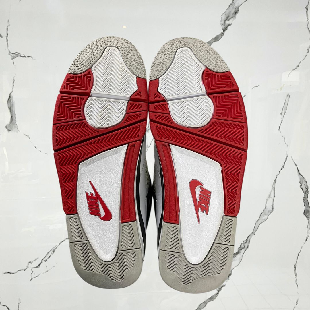 Jordan 4 Fire Red (De Uso) - Urban Utility