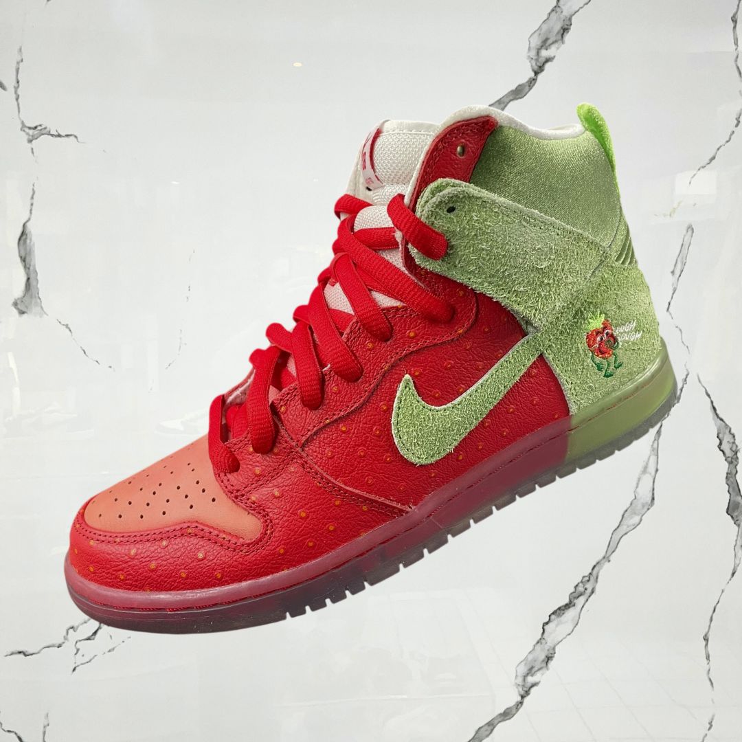 Dunk SB High Strawberry Cough - Urban Utility