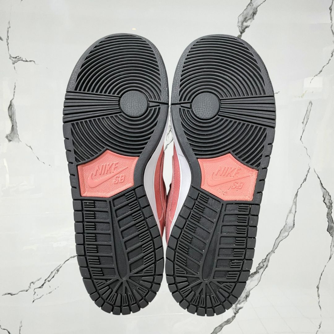 Dunk SB Low Pink Pig (De Uso) - Urban Utility