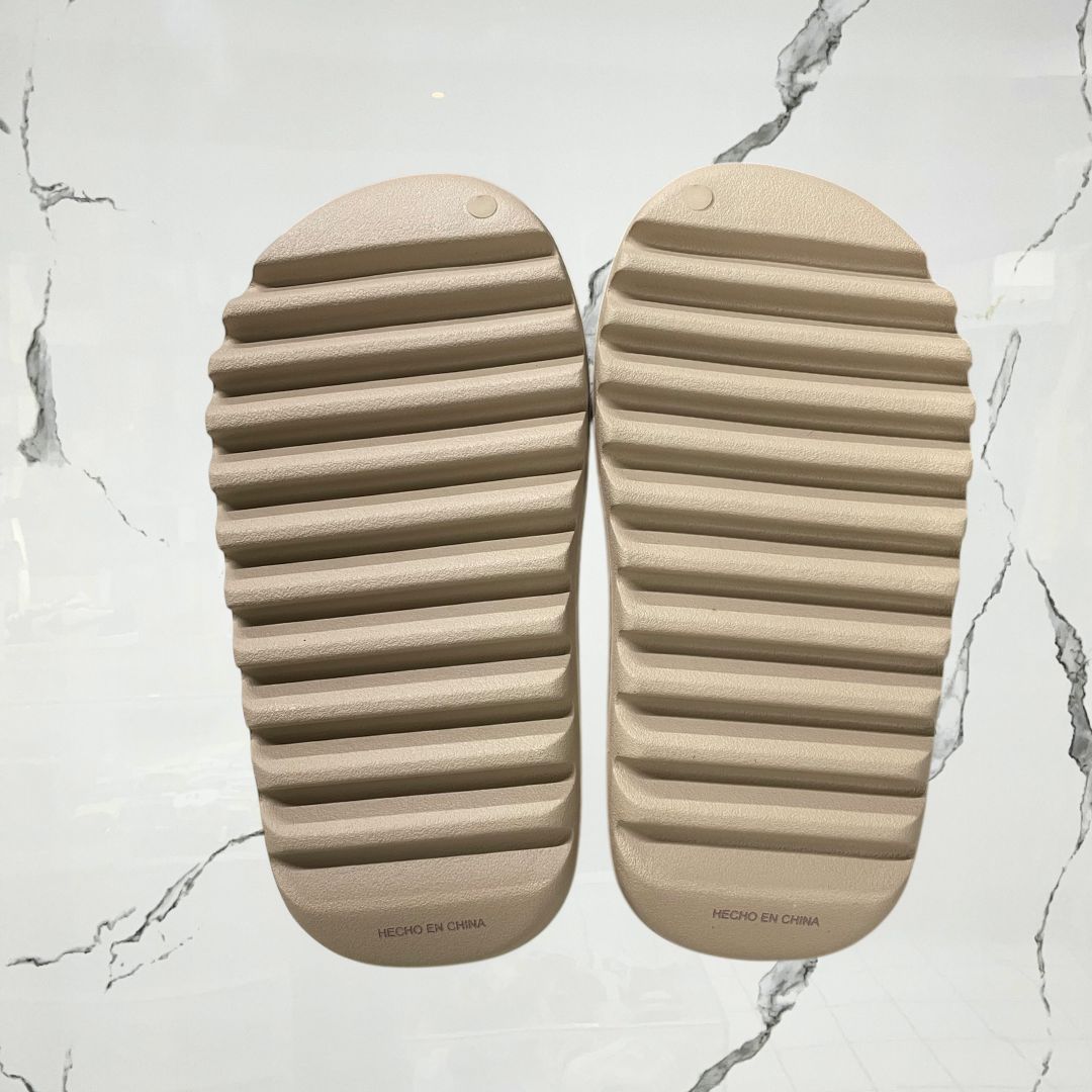 Adidas Yeezy Slide Pure (De Uso) - Urban Utility