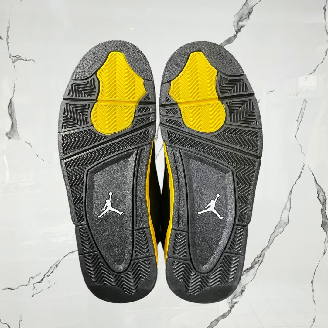 Jordan 4 Yellow Thunder (De Uso) - Urban Utility