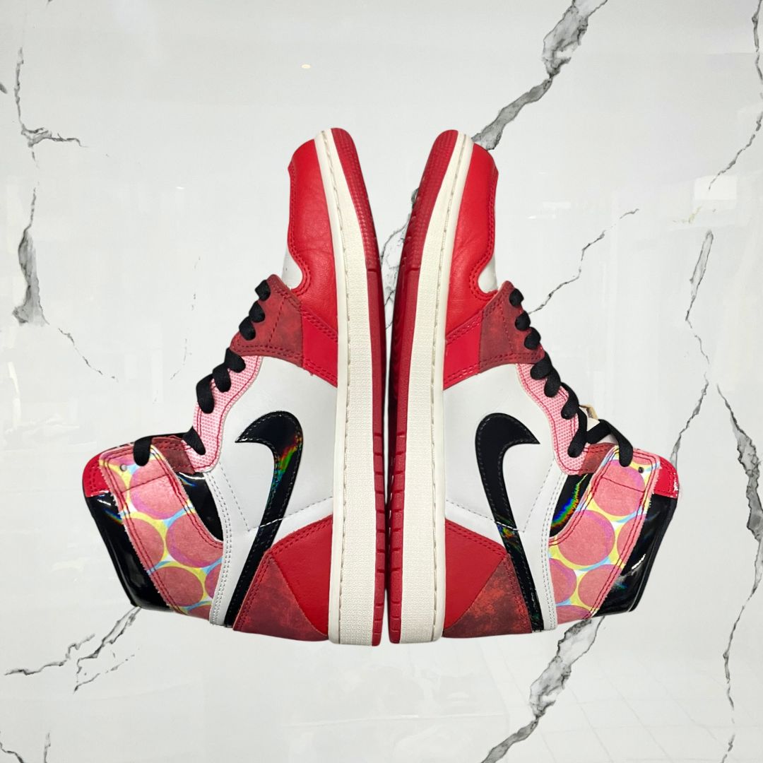 Jordan 1 High OG Spiderman Across The Spiderverse (De Uso) - Urban Utility
