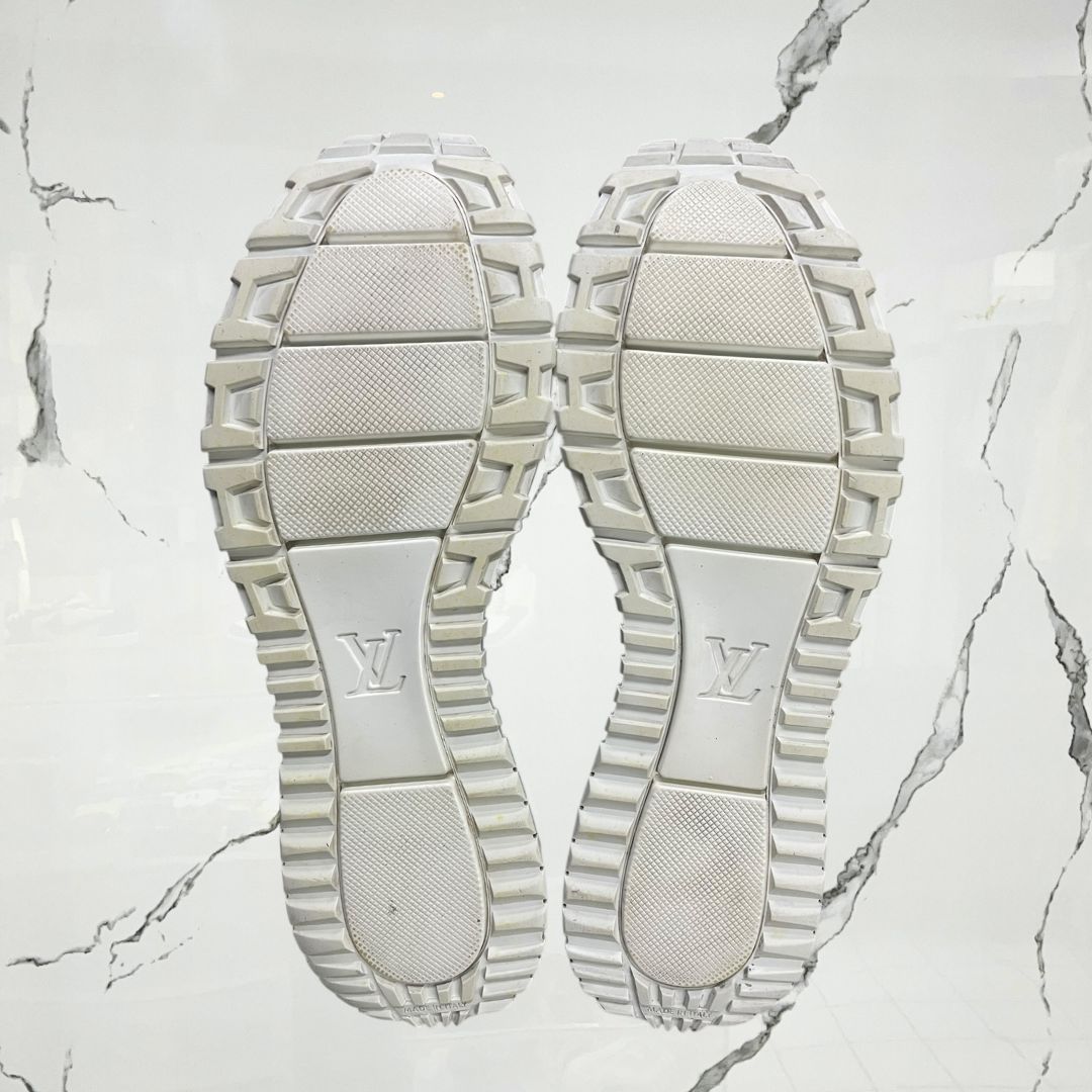 Louis Vuitton Run Away Brown Grey White (De Uso) - Urban Utility