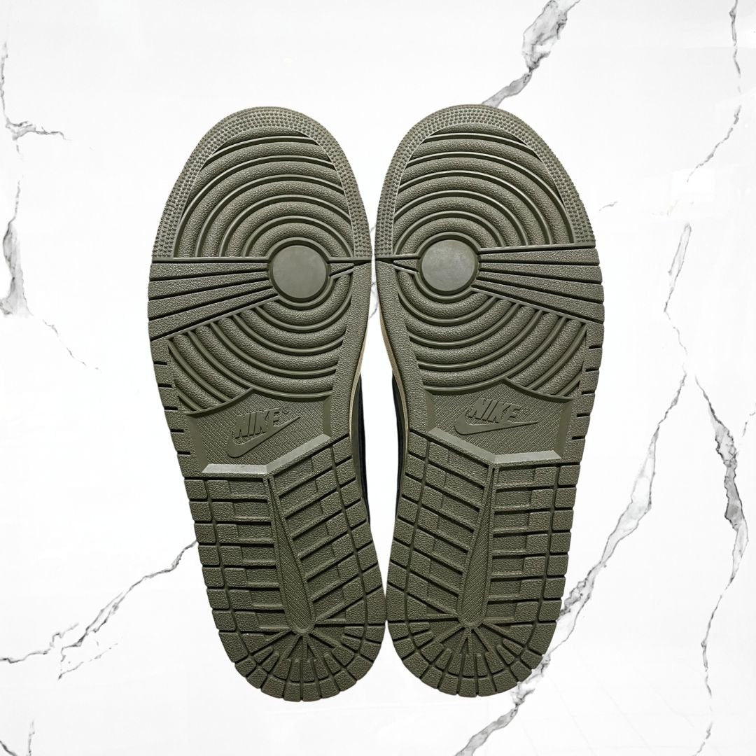 Jordan 1 Low OG Travis Scott Medium Olive (De Uso) - Urban Utility