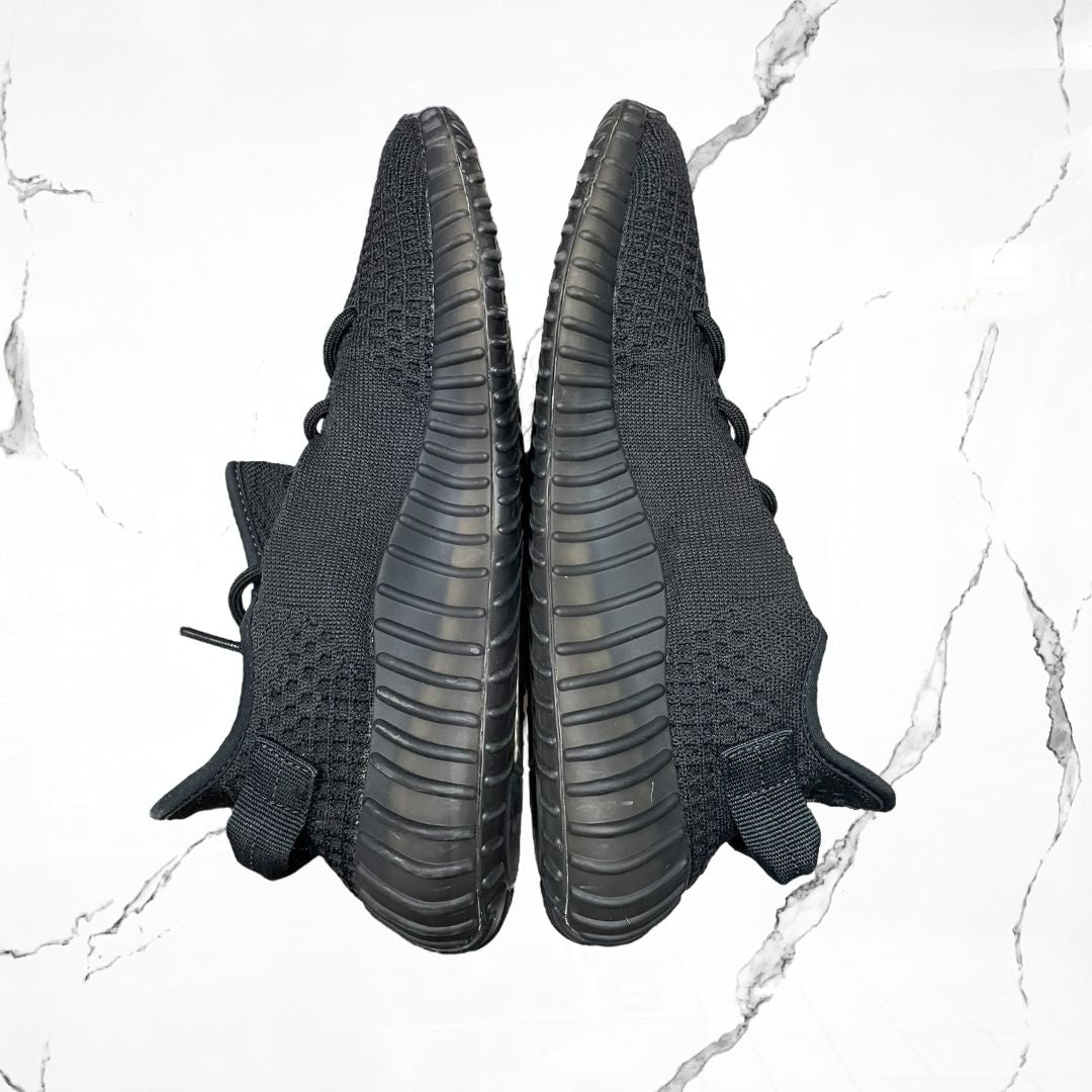 Yeezy Boost 350 V2 Onyx (De Uso) - Urban Utility