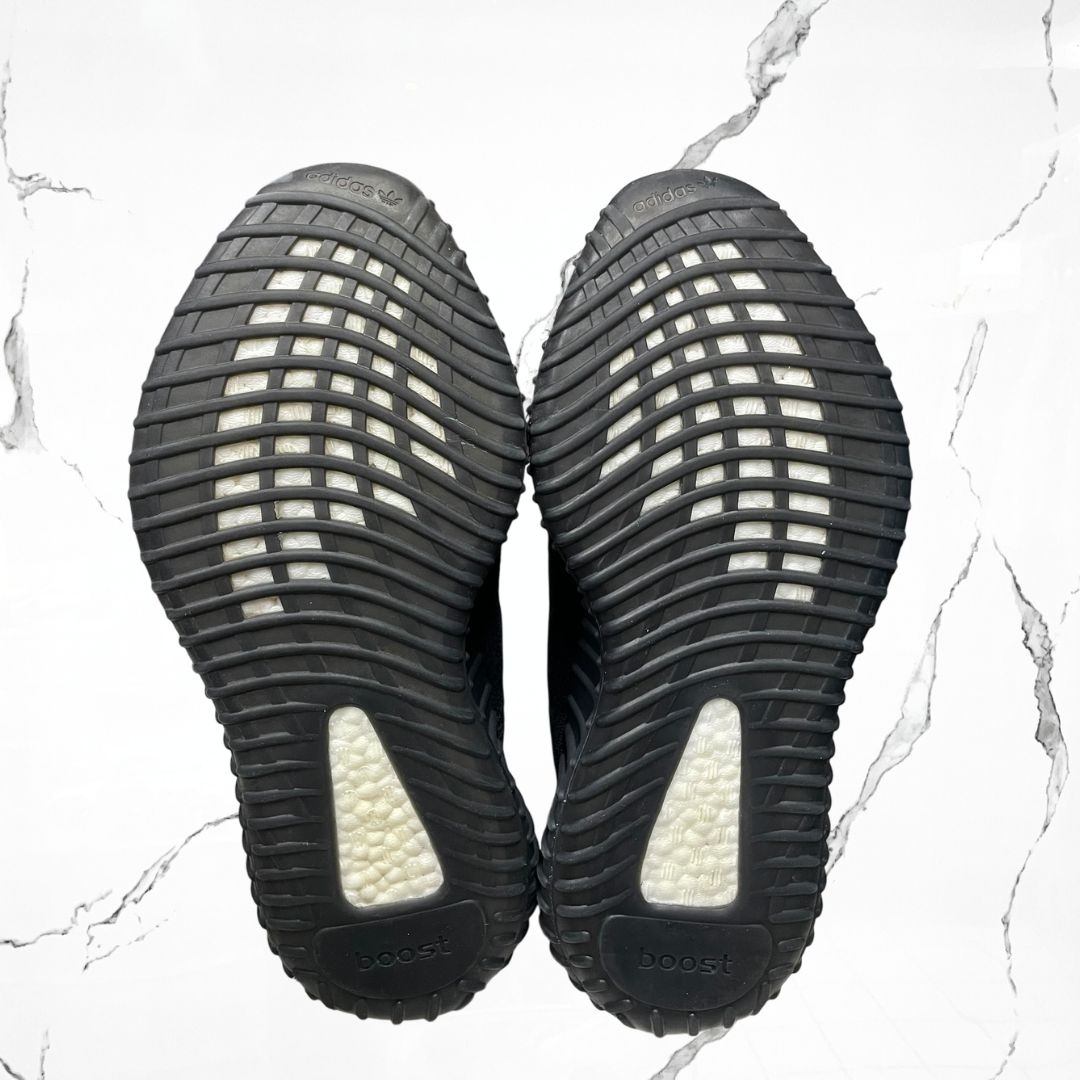Yeezy Boost 350 V2 Onyx (De Uso) - Urban Utility