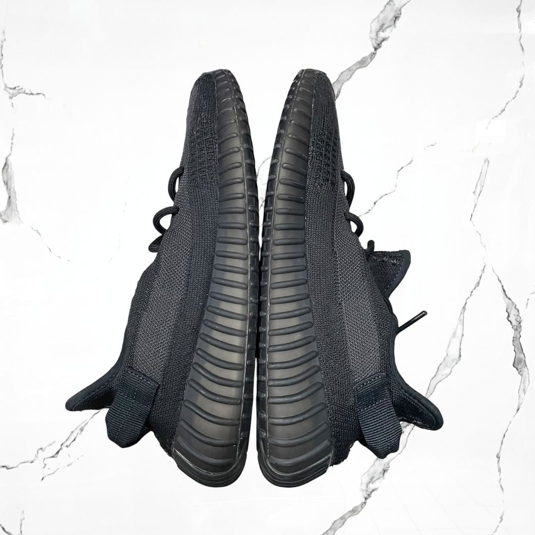 Yeezy Boost 350 V2 Onyx (De Uso) - Urban Utility