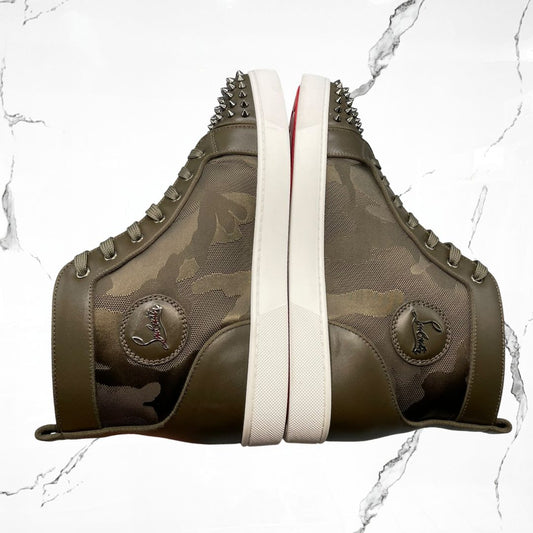Christian Louboutin Lou Spikes Orlato Flat Olive (De Uso) - Urban Utility