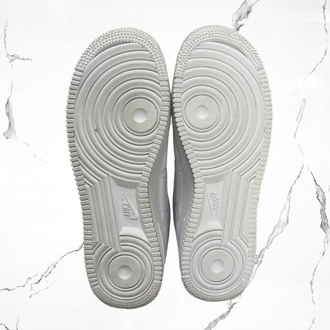 Air Force 1 Low Supreme White (De Uso) - Urban Utility
