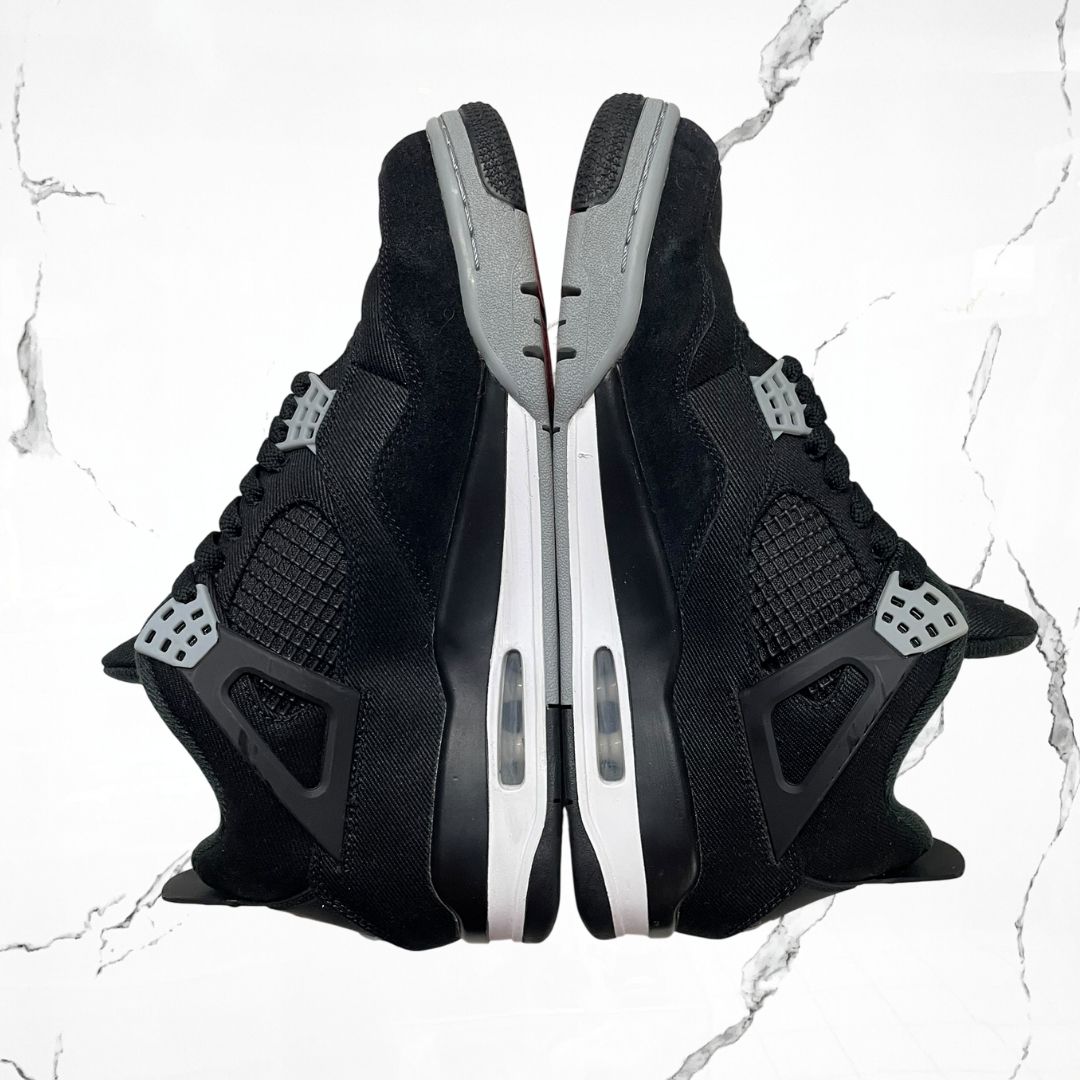 Jordan 4 Black Canvas (De Uso) - Urban Utility