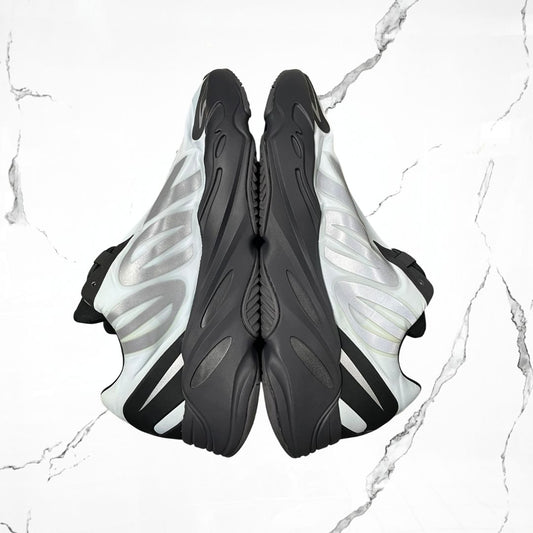 Adidas Yeezy Boost 700 MNVN Blue Tint (De Uso) - Urban Utility