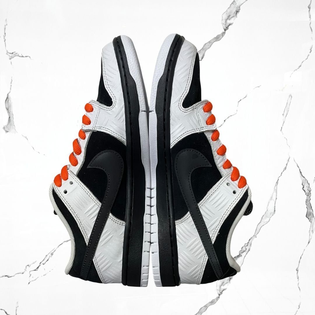 Dunk SB Low Tightbooth (De Uso) - Urban Utility