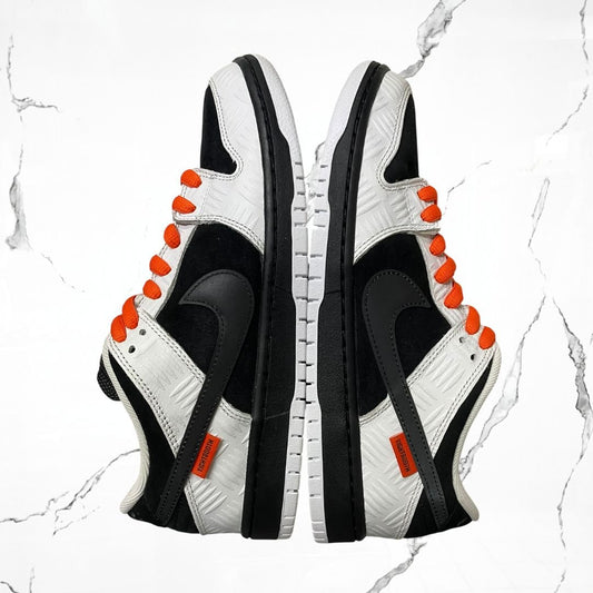 Dunk SB Low Tightbooth (De Uso) - Urban Utility