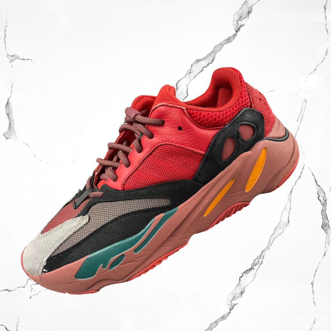 Adidas Yeezy Boost 700 Hi-Res Red (De Uso)