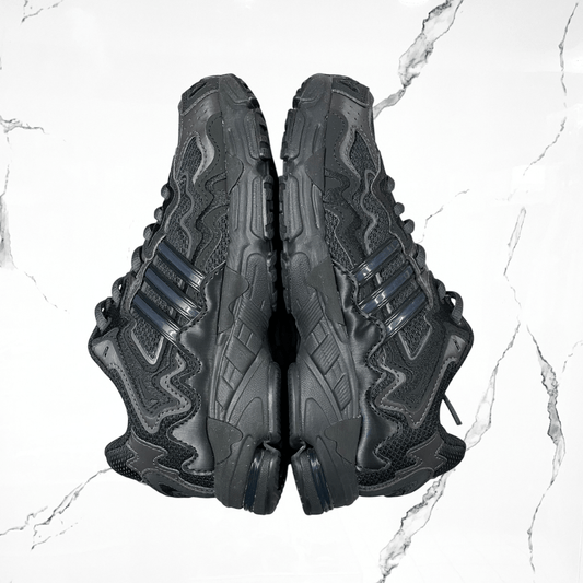 Adidas Response CL Bad Bunny Triple Black (De Uso) - Urban Utility