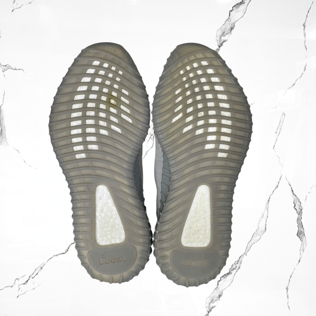Yeezy Boost 350 V2 Steel Grey (De Uso) - Urban Utility