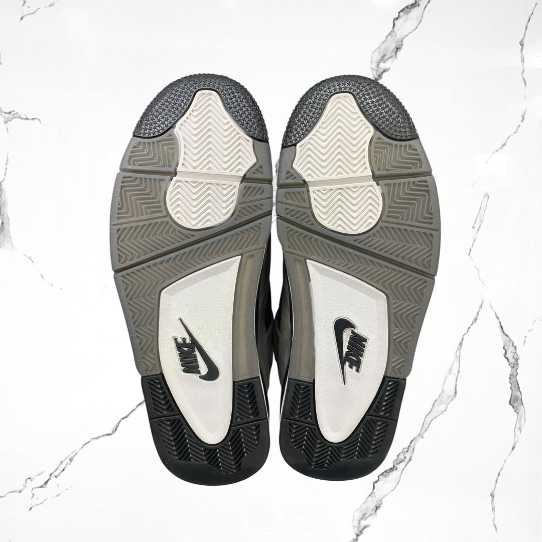 Jordan 4 Retro Cave Stone (De Uso) - Urban Utility